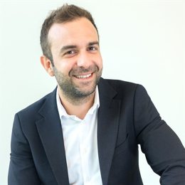 Counterpoint：2025年第二季度全球智能手机市场营收同比增长10% 首次突破1000亿美元